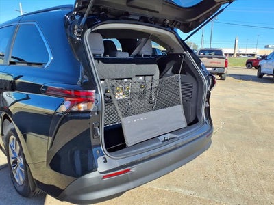 2025 Toyota Sienna LE