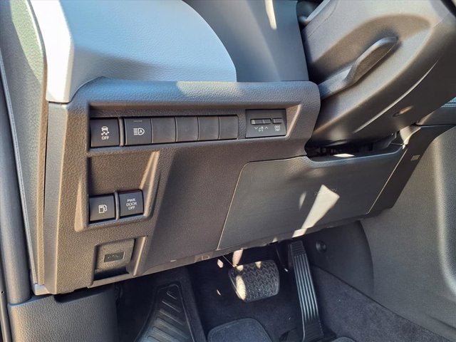 2025 Toyota Sienna LE