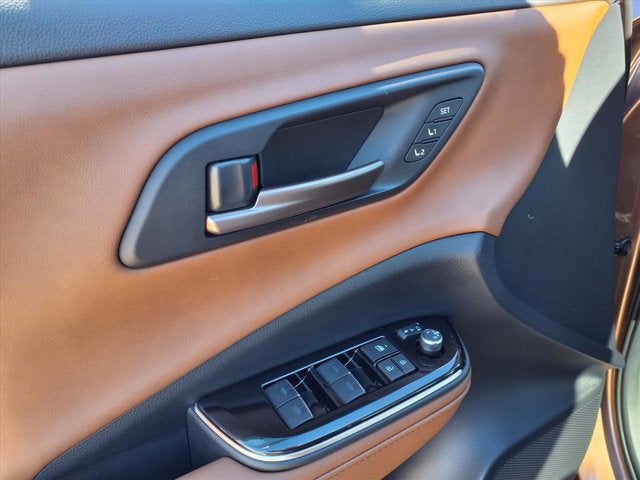 2025 Toyota Toyota Crown Signia Limited