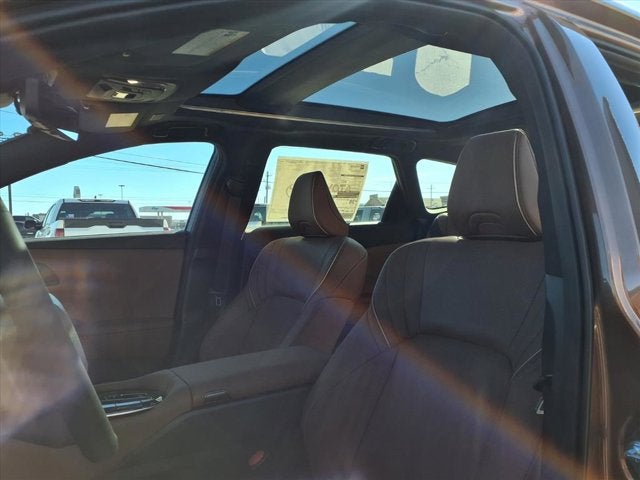 2025 Toyota Toyota Crown Signia Limited