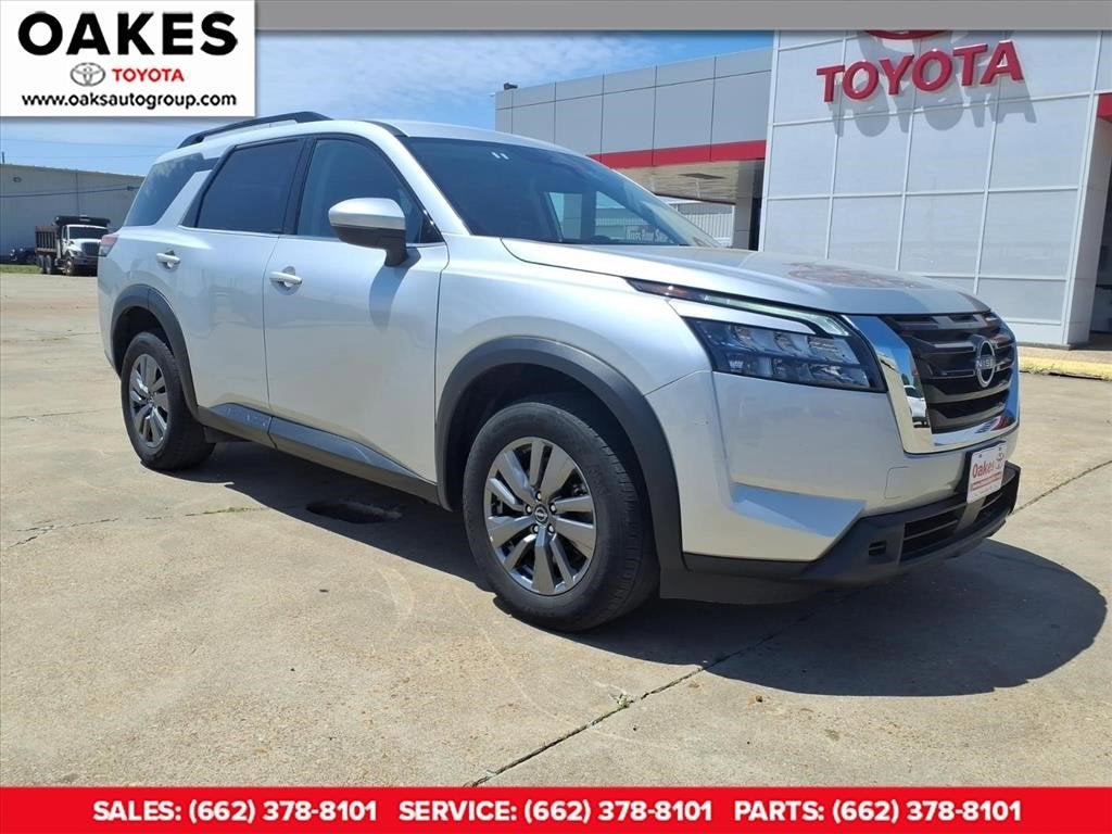 2025 Nissan Pathfinder SV