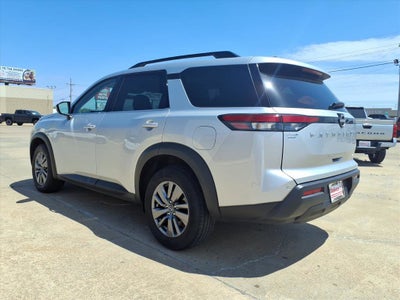 2025 Nissan Pathfinder SV